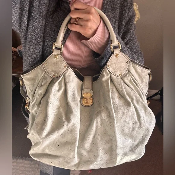 Louis Vuitton Mahina XL bag - Picture 10 of 12